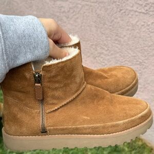 UGG ANKLE BOOTS